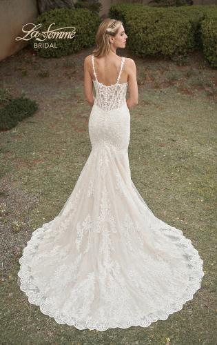 Picture of: Trumpet Lace V-Neck Wedding Gown in IINI, Style: B1003, Detail Picture 1