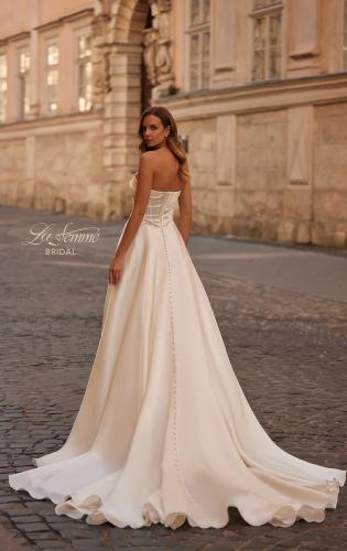Picture of: Timeless Wedding Dress in Beautiful Organza with a Assymmetrical Neckline in ivory, Style: B1397, Back Picture