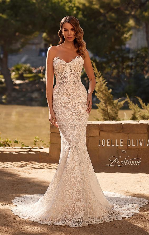 Picture of: Strapless Lace Wedding Gown with Sweeheart Top and Clover Train in WIINI, Style: J2219, Main Picture