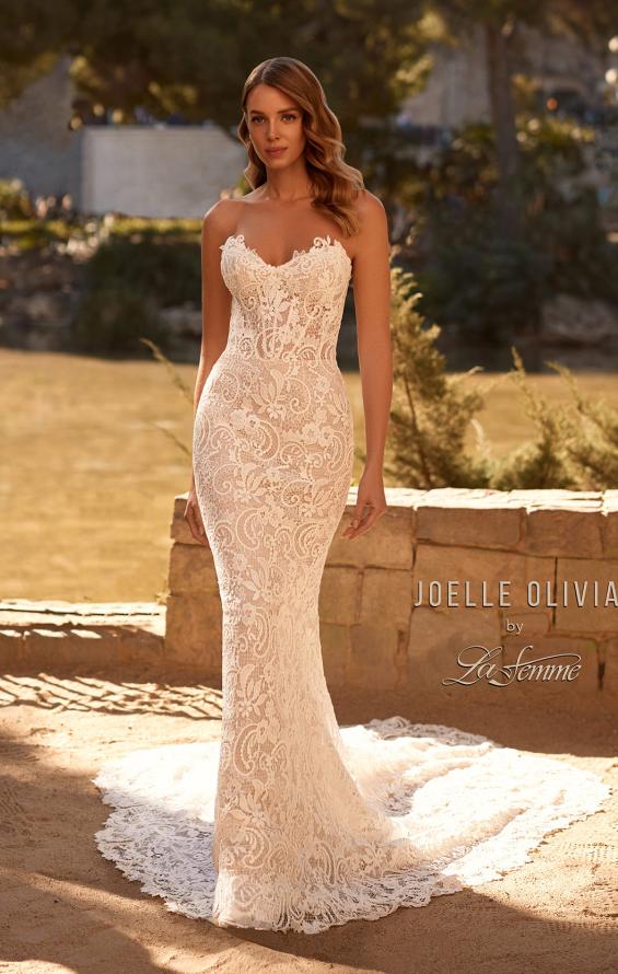 Picture of: Strapless Lace Wedding Gown with Sweeheart Top and Clover Train in WIINI, Style: J2219, Detail Picture 3