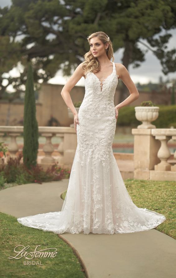 Picture of: Beautiful Lace Dress with Open Back and Detailed Train in IIB, Style: B1039, Detail Picture 3