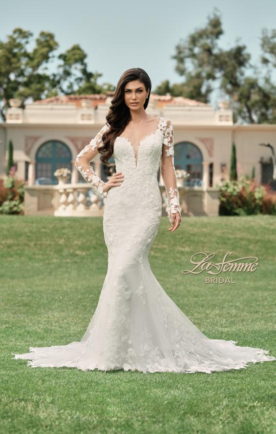 Picture of: Trumpet Style Wedding Dress with Stunning Clover Shape Train and Sleeves in III, Style: B1299, Back Picture