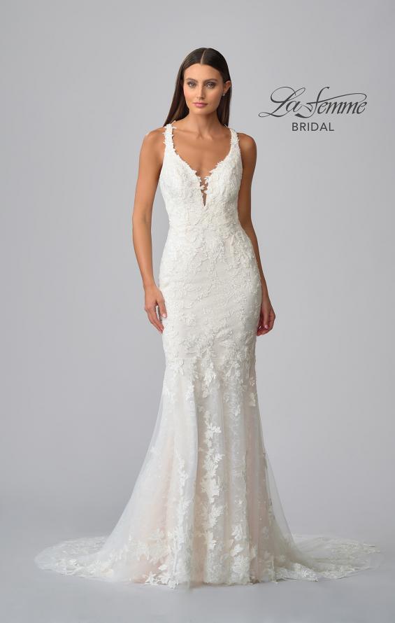 Picture of: Beautiful Lace Dress with Open Back and Detailed Train in III, Style: B1039, Detail Picture 5