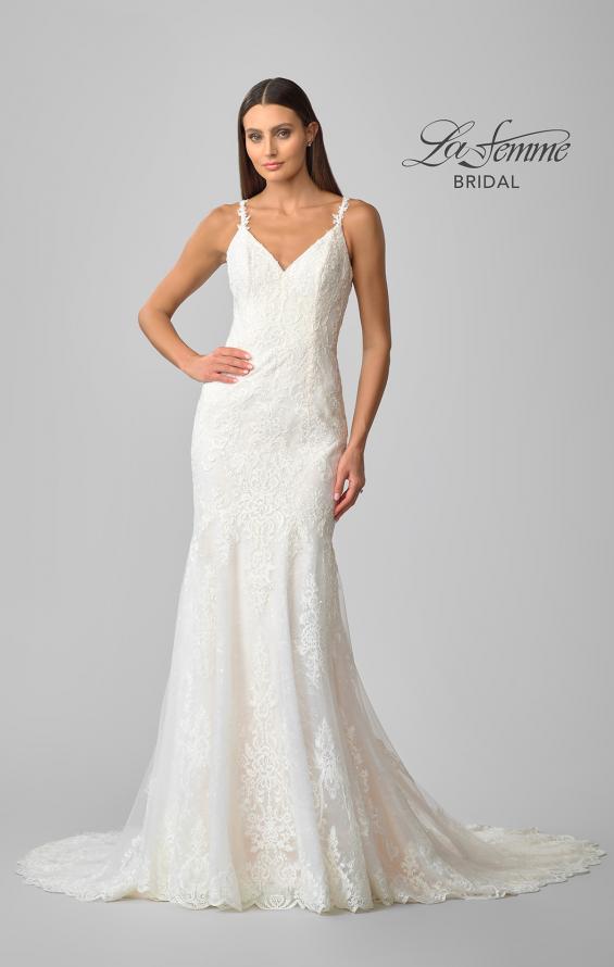 Picture of: Trumpet Lace V-Neck Wedding Gown in IIIB, Style: B1003, Detail Picture 15