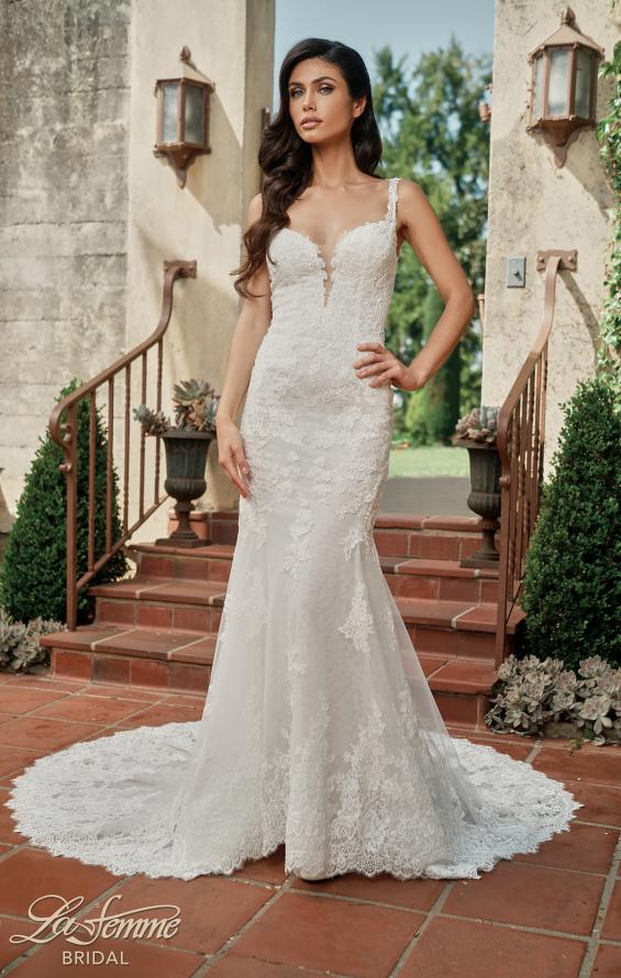 Picture of: Trumpet Gown with Plunge Neck and Detailed Lace Train in IIII, Style: B1199, Back Picture