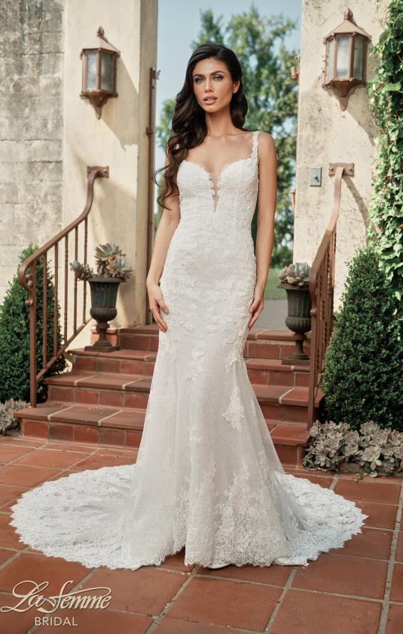 Picture of: Trumpet Gown with Plunge Neck and Detailed Lace Train in IIII, Style: B1199, Detail Picture 3