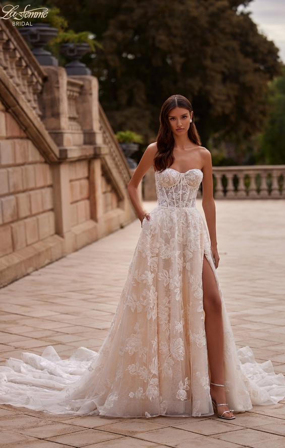 Picture of: A Line Wedding Gown with Slit in a Beautiful Lace in IIINI, Style: B1358, Back Picture