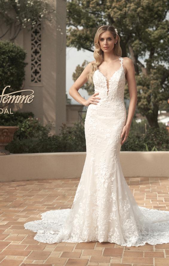 Picture of: Lace Gown with Gorgeous Clover Train and Open Back in IIINII, Style: B1241, Detail Picture 7, Landscape