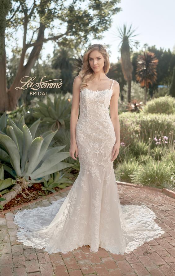 Picture of: Wedding Gown with Beautiful Clover Train and Lace Applique in IILIII, Style: B1158, Main Picture