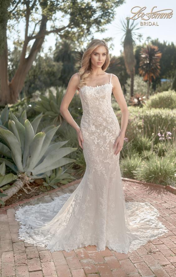 Picture of: Wedding Gown with Beautiful Clover Train and Lace Applique in IILIII, Style: B1158, Detail Picture 3