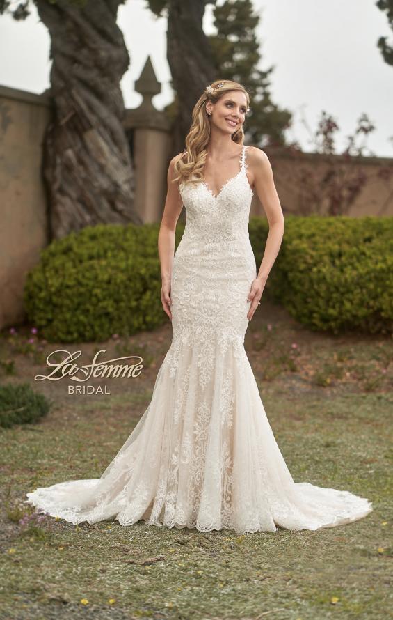 Picture of: Trumpet Lace V-Neck Wedding Gown in IINI, Style: B1003, Main Picture