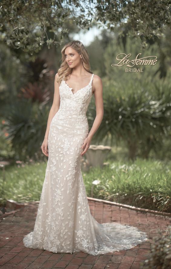 Picture of: Fitted Wedding Dress with V Neck and Beading in IINI, Style: B1071, Main Picture