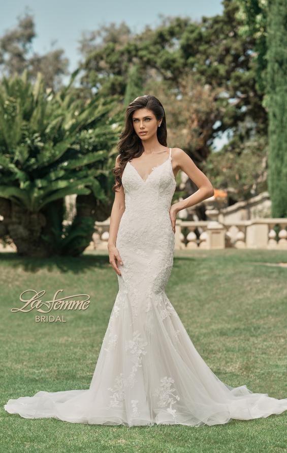 Picture of: Mermaid Lace Wedding Gown with V Neck and Criss Cross Back in IINI, Style: B1133, Main Picture