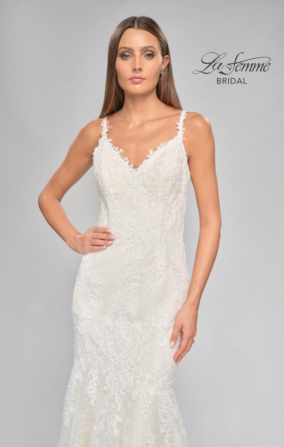 Picture of: Trumpet Lace V-Neck Wedding Gown in IINI, Style: B1003, Detail Picture 8