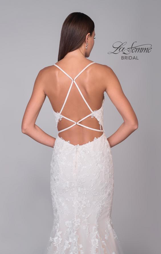 Picture of: Mermaid Lace Wedding Gown with V Neck and Criss Cross Back in IINI, Style: B1133, Detail Picture 8