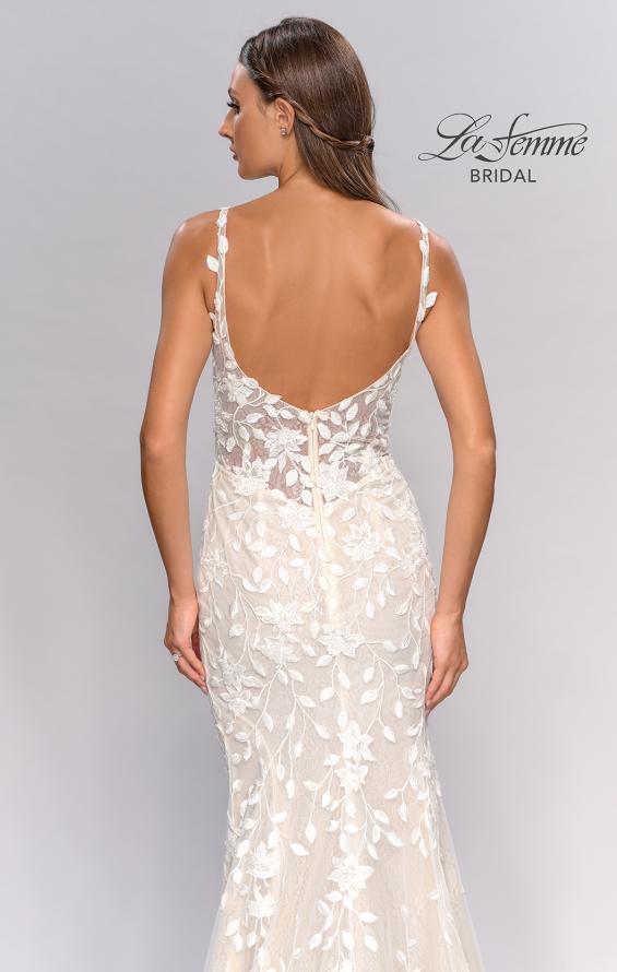 Picture of: Fitted Wedding Dress with V Neck and Beading in IINI, Style: B1071, Detail Picture 9
