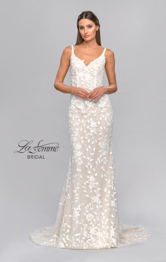 Picture of: Fitted Wedding Dress with V Neck and Beading in IINI, Style: B1071, Detail Picture 10