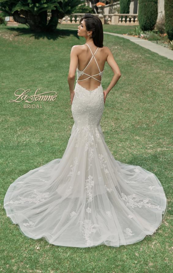 Picture of: Mermaid Lace Wedding Gown with V Neck and Criss Cross Back in IINI, Style: B1133, Back Picture