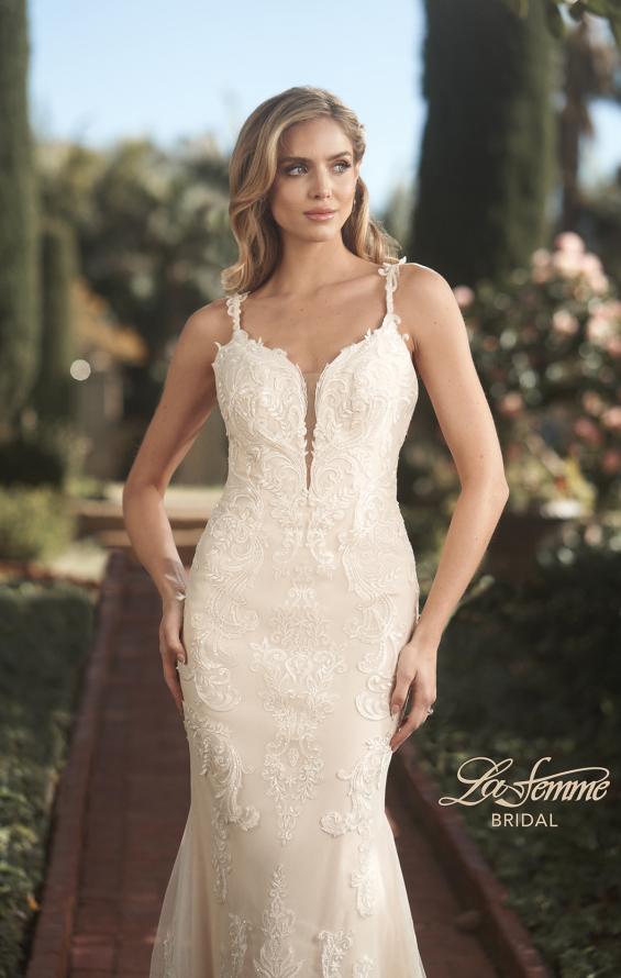 Picture of: Plunge Neck Bridal Dress with Stunning Lace Details in IINI, Style: B1053, Detail Picture 1