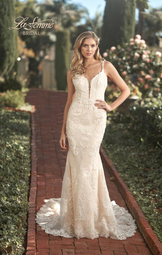 Picture of: Plunge Neck Bridal Dress with Stunning Lace Details in IINI, Style: B1053, Detail Picture 3