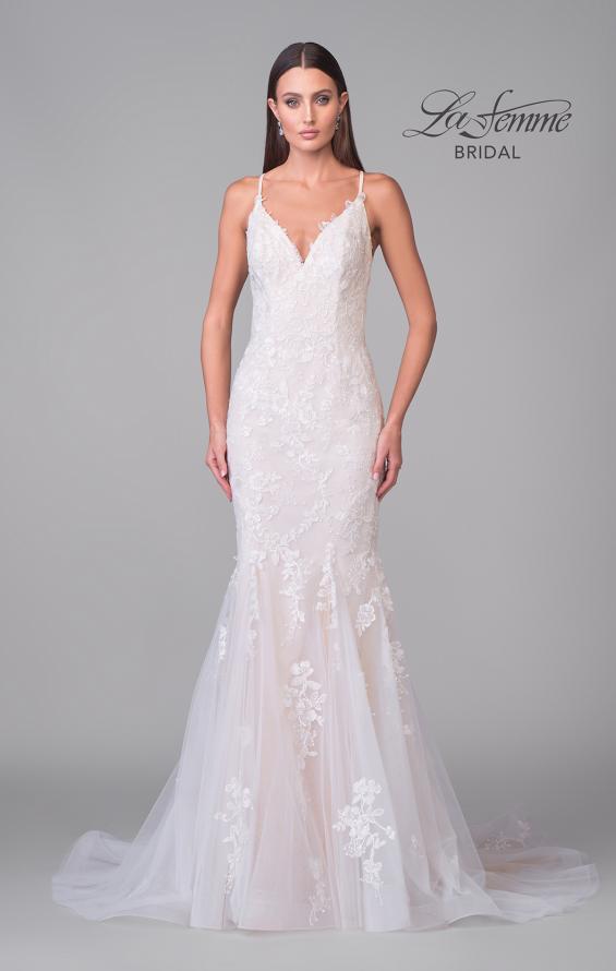 Picture of: Mermaid Lace Wedding Gown with V Neck and Criss Cross Back in IINI, Style: B1133, Detail Picture 4