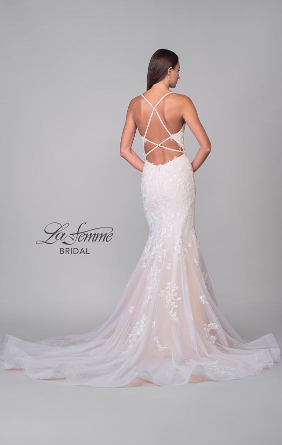 Picture of: Mermaid Lace Wedding Gown with V Neck and Criss Cross Back in IINI, Style: B1133, Detail Picture 6