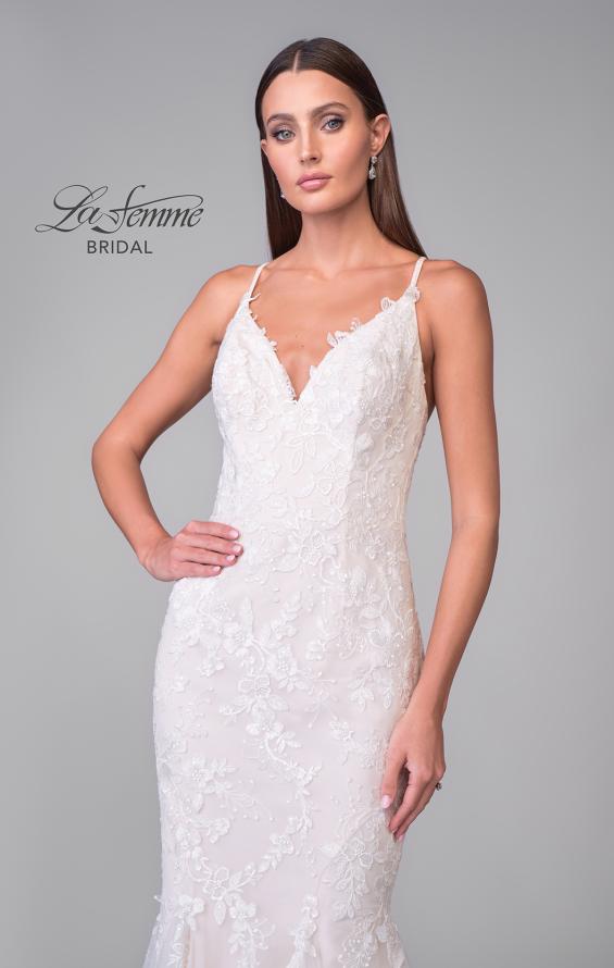 Picture of: Mermaid Lace Wedding Gown with V Neck and Criss Cross Back in IINI, Style: B1133, Detail Picture 7