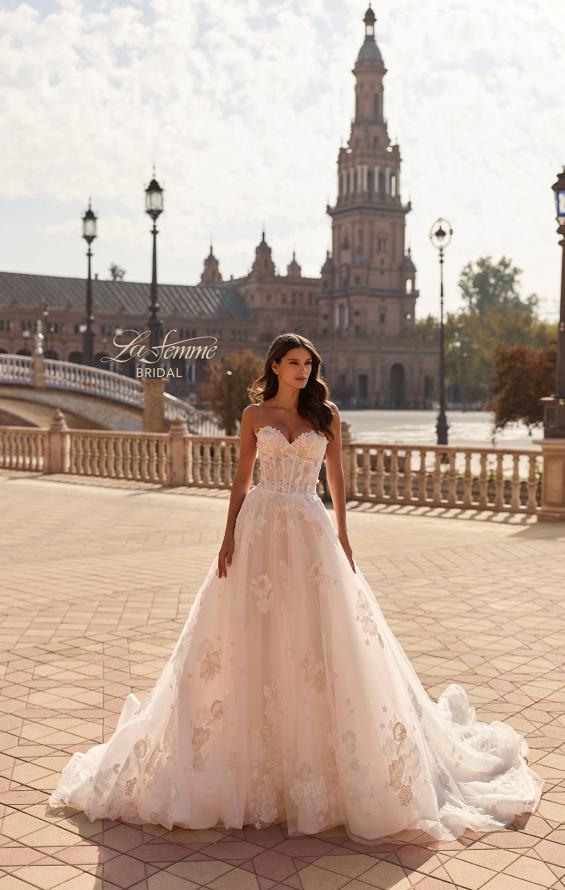 Picture of: Strapless Floral Lace A-Line Wedding Dress in IIPII, Style: B1479, Detail Picture 4