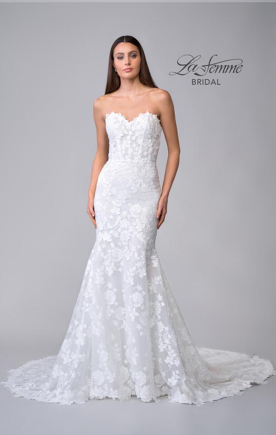 Picture of: Strapless Lace Gown with Sweetheart Neckline in WIIII, Style: B1253, Detail Picture 10