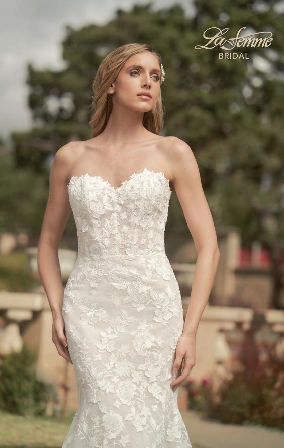Picture of: Strapless Lace Gown with Sweetheart Neckline in WIIII, Style: B1253, Detail Picture 1