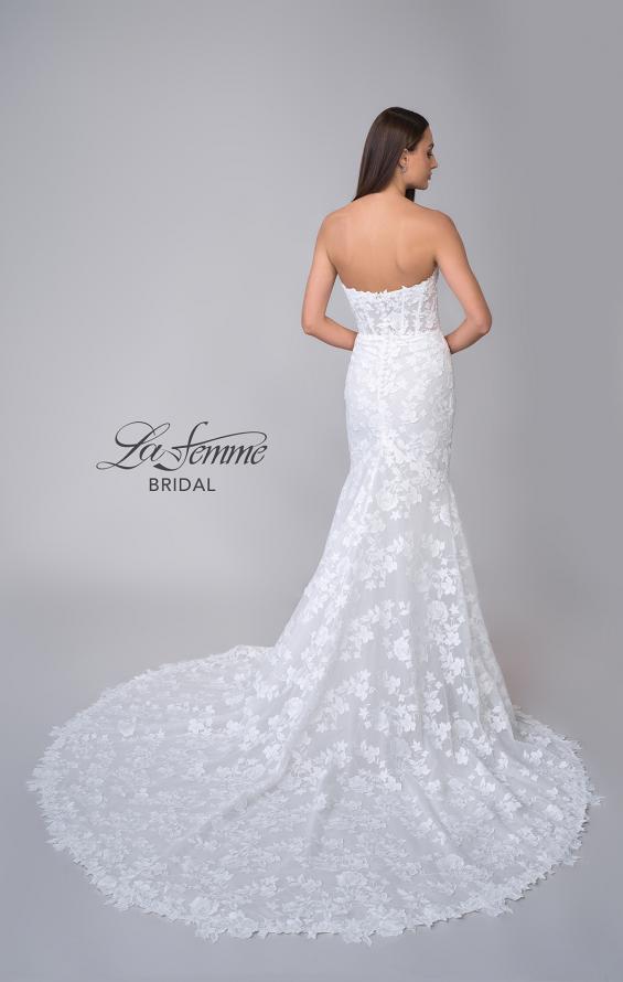 Picture of: Strapless Lace Gown with Sweetheart Neckline in WIIII, Style: B1253, Detail Picture 6