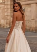Picture of: Timeless Wedding Dress in Beautiful Organza with a Assymmetrical Neckline in ivory, Style: B1397, Detail Picture 2