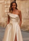 Picture of: Timeless Wedding Dress in Beautiful Organza with a Assymmetrical Neckline in ivory, Style: B1397, Detail Picture 3